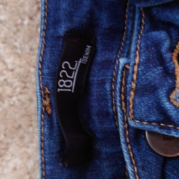 Like new distressed 1822 Denim brand Size 26 jeans - Picture 2 of 7